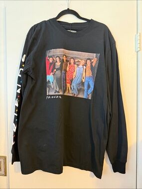 Shoe palace FRIENDS Black Graphic Long Sleeve Tee